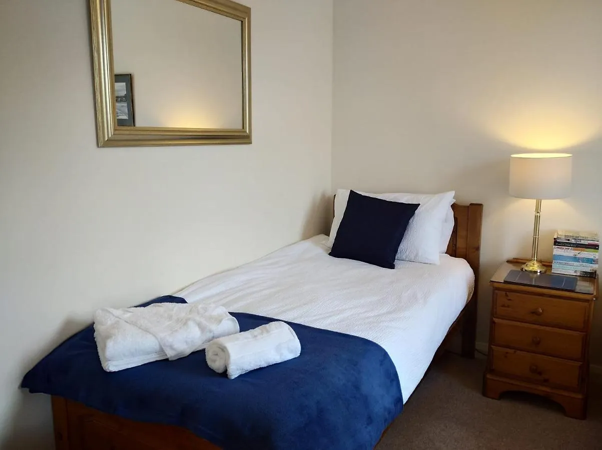 Spacious 4 Bedroom House With Garden And Parking Sheffield Tatil Evi